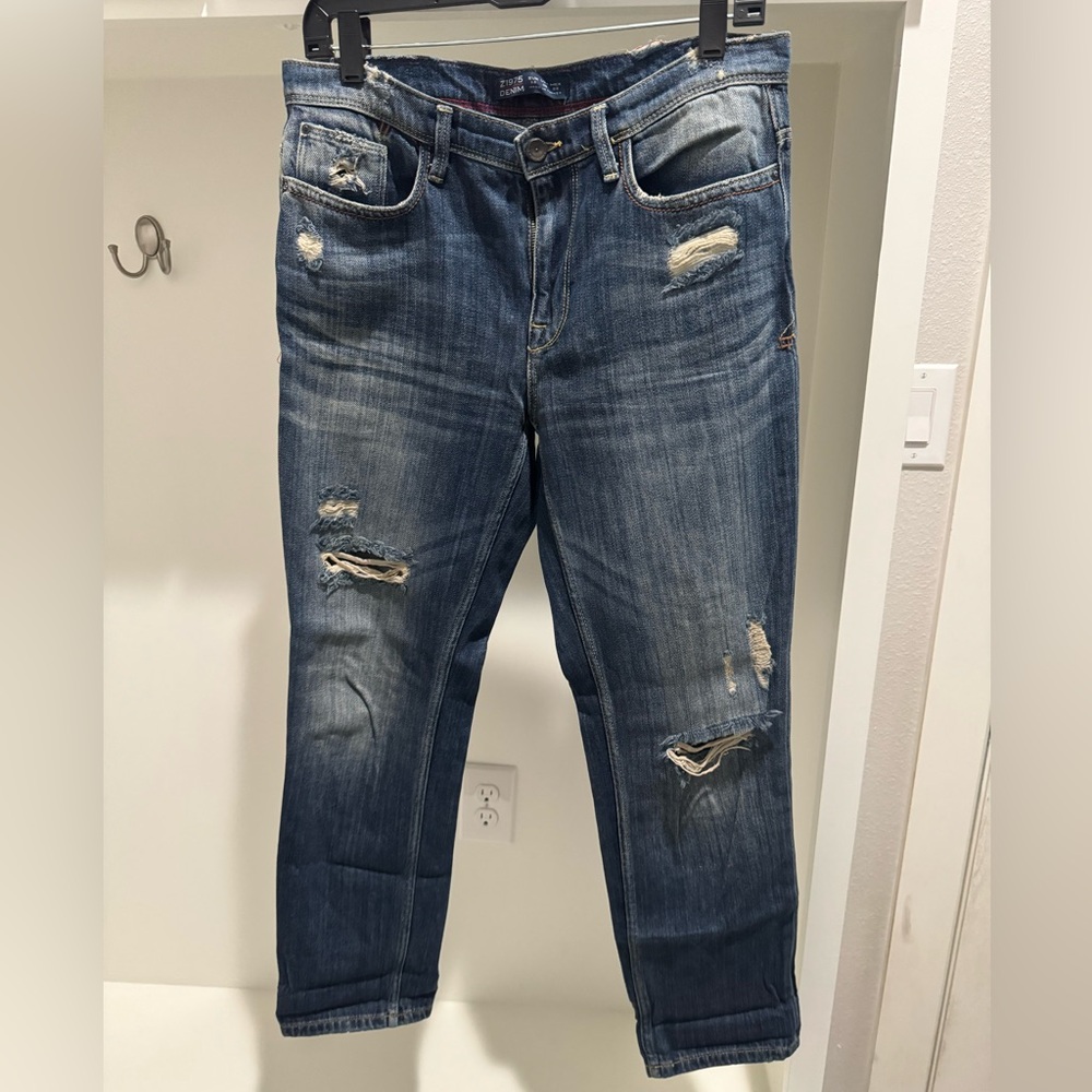 Zara Mid-Rise Loose Fit Destroyed Jeans - Size 6